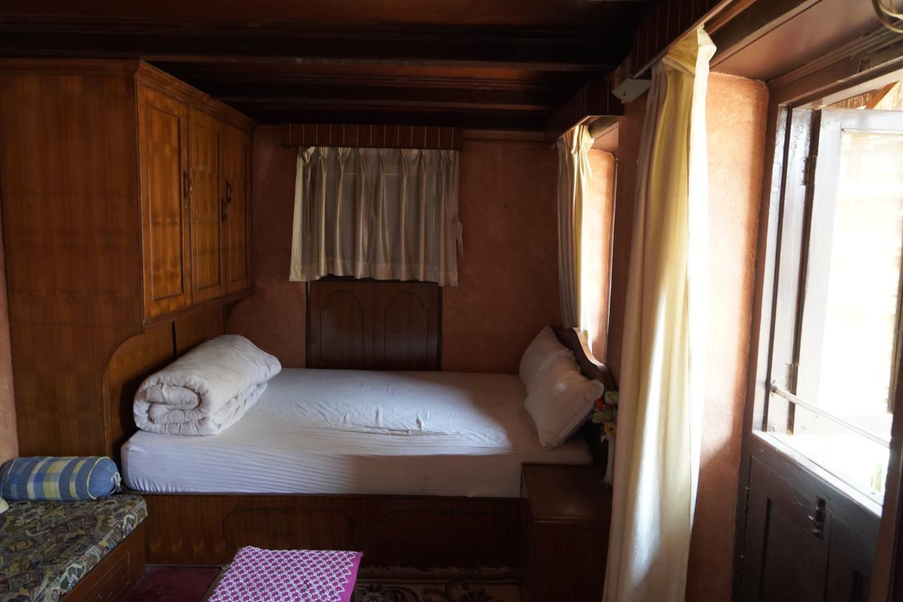 Moonlight Guest House Bhatgoan エクステリア 写真